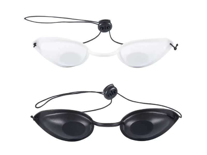 اگر موقع لیزر عینک نزنیم چه میشود؟ عوارض استفاده نکردن از عینک لیزر