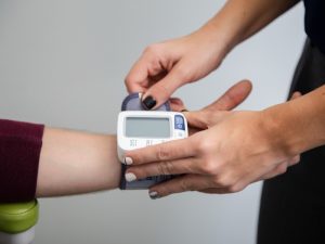 فشارسنج مچی بهتر است یا بازویی؟