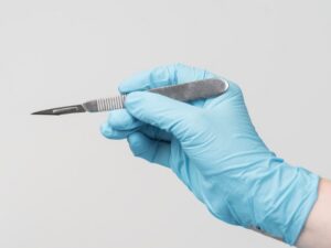 تیغ بیستوری چیست و چه کاربردی دارد؟ تیغ بیستوری و کاربرد آن