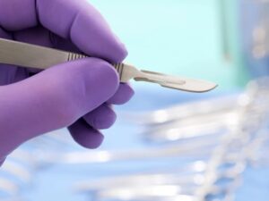 تیغ جراحی و انواع آن ها