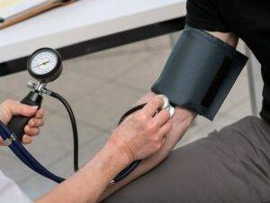 انواع مختلف فشارسنج های پزشکی