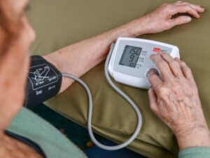 آیا مولتی ویتامین فشار خون را بالا می برد؟ مولتی ویتامین و فشار خون