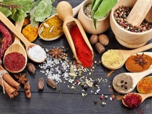 کدام ادویه فشار خون را بالا میبرد؟ ادویه هایی که فشار خون را بالا میبرند