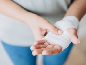 فرق باند و گاز استریل باند چه کاربردی دارد؟